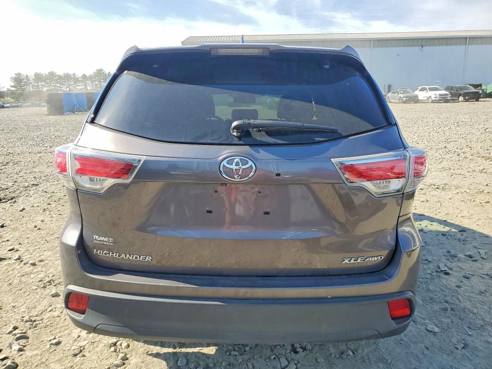 2015 Toyota Highlander VIN 5TDJKRFH4FS157536 COPART salvage auction — SIDE, Nj - Cert Of Title-Salvage, sold $400 on 2026-07-29 (photo 6)