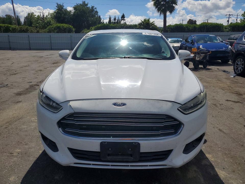 2014 Ford Fusion VIN 3FA6P0HD9ER212793 COPART salvage auction — MINOR DENT/SCRATCHES, Ca - Dis/Dlr/Exp Only Clean Title, sold $725 on 2026-07-21 (photo 5)