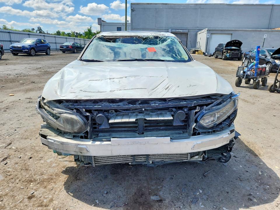 2018 Honda Accord VIN 1HGCV1F56JA042175 COPART salvage auction — FRONT END, Va - Certificate Of Title, sold $4,300 on 2026-07-21 (photo 5)