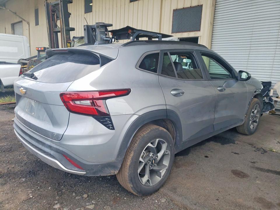 2024 Chevrolet Trax VIN KL77LHE26RC184738 COPART salvage auction — FRONT END, Hi - Certificate Of Title, sold $625 on 2026-07-27 (photo 3)