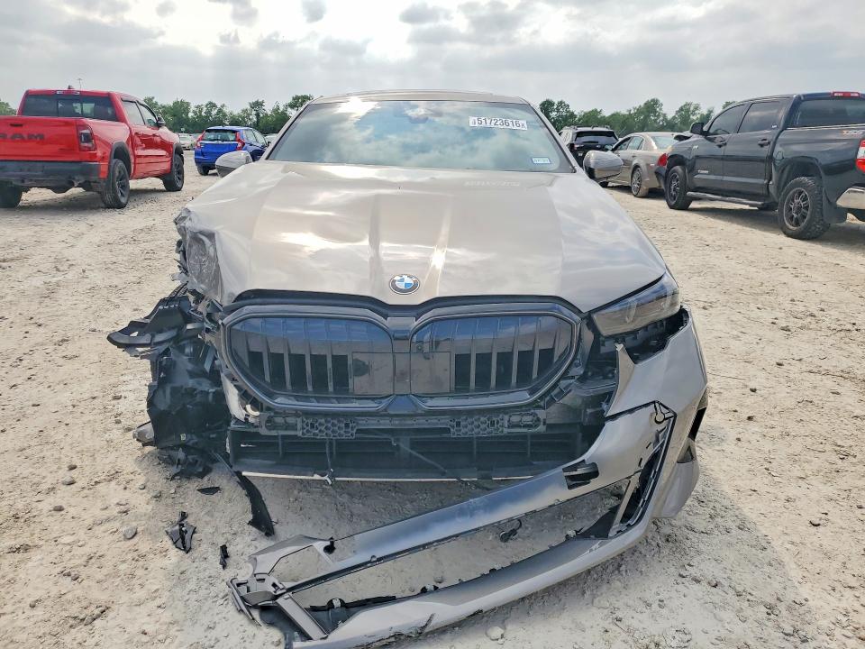 2026 BMW 5er VIN WBA43FJ06TCV41290 COPART salvage auction — FRONT END, Tx - Salvage Vehicle Title, sold $29,250 on 2026-07-24 (photo 5)