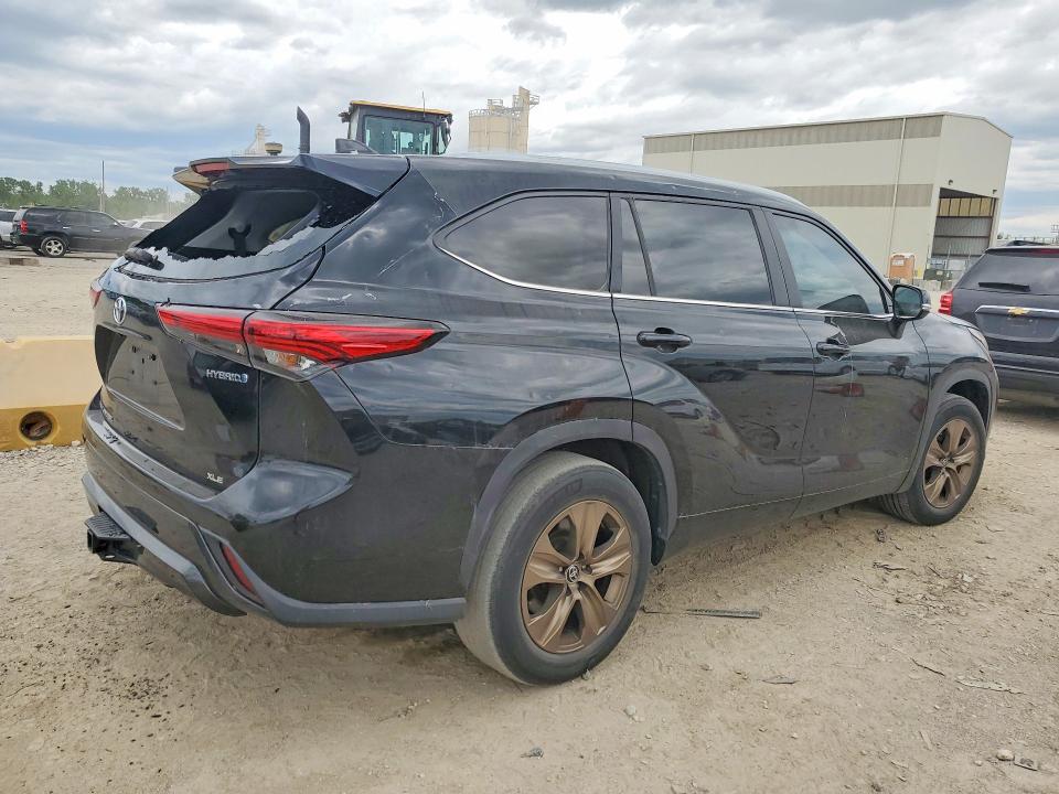 2023 Toyota Highlander VIN 5TDAARAH7PS519614 COPART salvage auction — HAIL, Ks - Cert Of Title-Salvage, sold $16,900 on 2026-07-02 (photo 3)