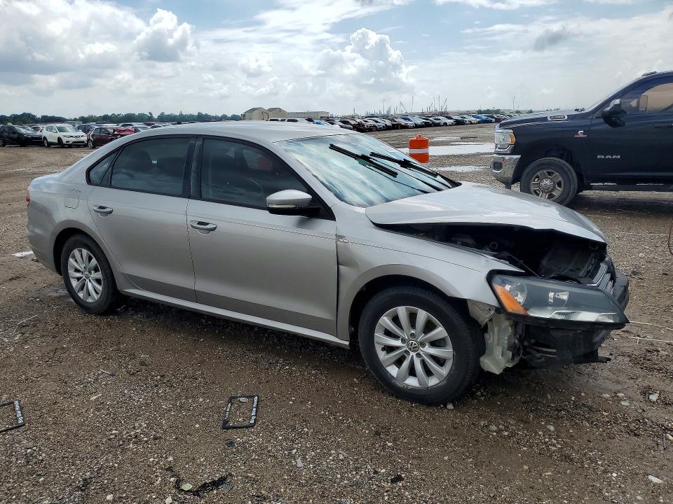 2014 Volkswagen Passat VIN 1VWAT7A33EC072908 COPART salvage auction — FRONT END, TX - SALVAGE VEHICLE TITLE, sold $650 on 2026-07-02 (photo 4)