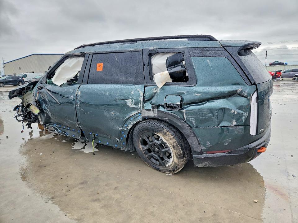 2027 Kia Telluride VIN 5XYPLES1XVG017768 COPART salvage auction — ALL OVER, TX - NONREPAIRABLE TITLE, sold $6,100 on 2026-07-07 (photo 2)