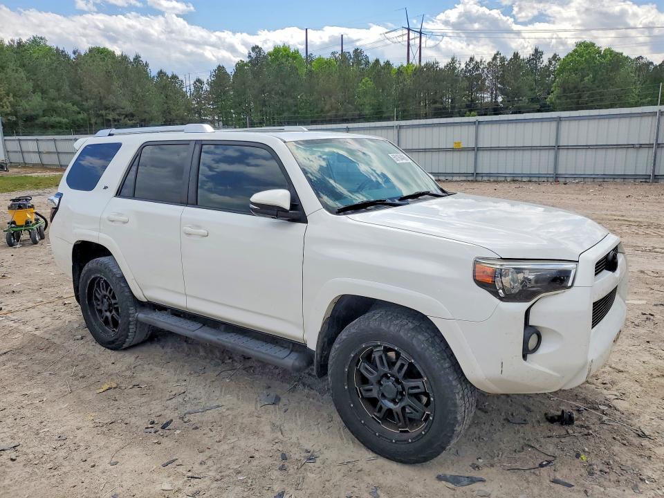 2017 Toyota 4runner VIN JTEBU5JR7H5437138 COPART salvage auction — MINOR DENT/SCRATCHES, Va - Certificate Of Title (P), sold $13,300 on 2026-07-13 (photo 4)