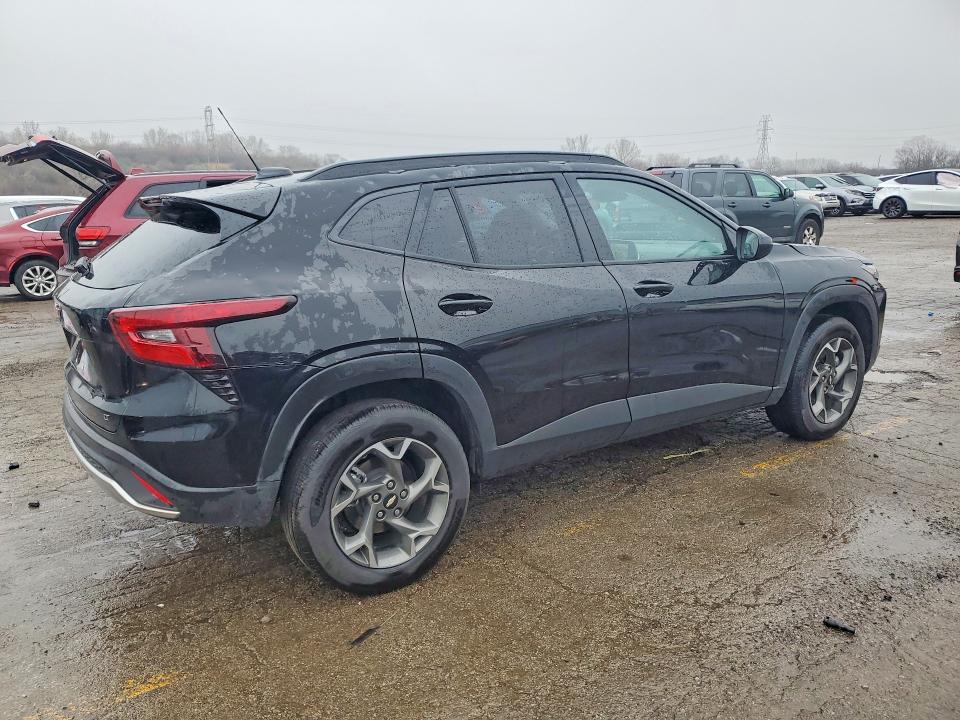 2025 Chevrolet Trax VIN KL77LHEP7SC296014 COPART salvage auction — HAIL, Il - Salvage Certificate, sold $10,000 on 2026-07-03 (photo 3)