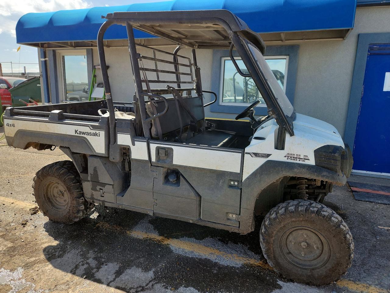 2023 Kawasaki KAF820 VIN JKBAFSF1XPB513646 COPART salvage auction — Front End, KS - CERT OF TITLE-NON HIGHWAY, sold $3,950 on 2026-07-05 (photo 4)