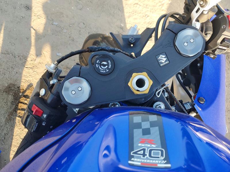 2026 Suzuki Gsx-r VIN JS1GN7FA7T7100868 COPART salvage auction — ROLLOVER, Sc - Cert Of Title-Salvage, sold $1,900 on 2026-07-13 (photo 7)