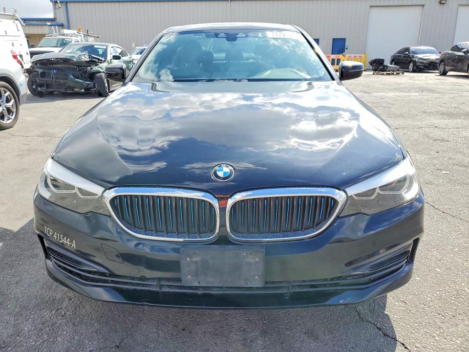 2019 BMW 5er VIN WBAJA9C53KB393607 COPART salvage auction — MINOR DENT/SCRATCHES, Ca - Dis/Dlr/Exp Only Clean Title, sold $5,400 on 2026-07-18 (photo 5)