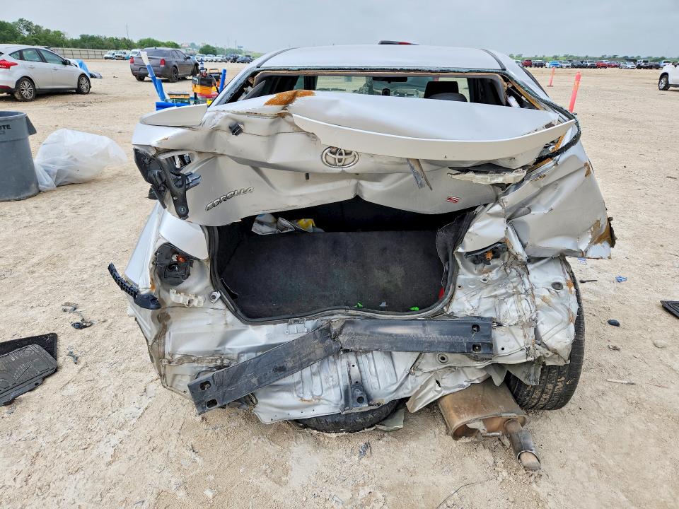 2015 Toyota Corolla VIN 5YFBURHE7FP232644 COPART salvage auction — REAR END, Id - Salvage Certificate Of Title, sold $1,000 on 2026-07-09 (photo 6)