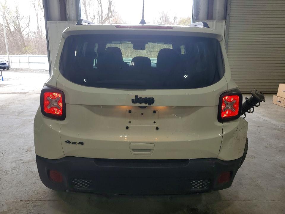 2022 Jeep Renegade VIN ZACNJDE18NPN81807 COPART salvage auction — FRONT END, Salvage Title, sold $2,850 on 2026-07-13 (photo 6)