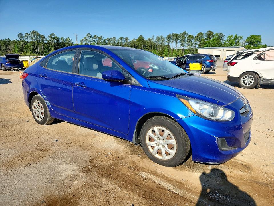 2012 Hyundai Accent VIN KMHCT4AE5CU159014 COPART salvage auction — MINOR DENT/SCRATCHES, SC - CERTIFICATE OF TITLE, sold $875 on 2026-07-27 (photo 4)