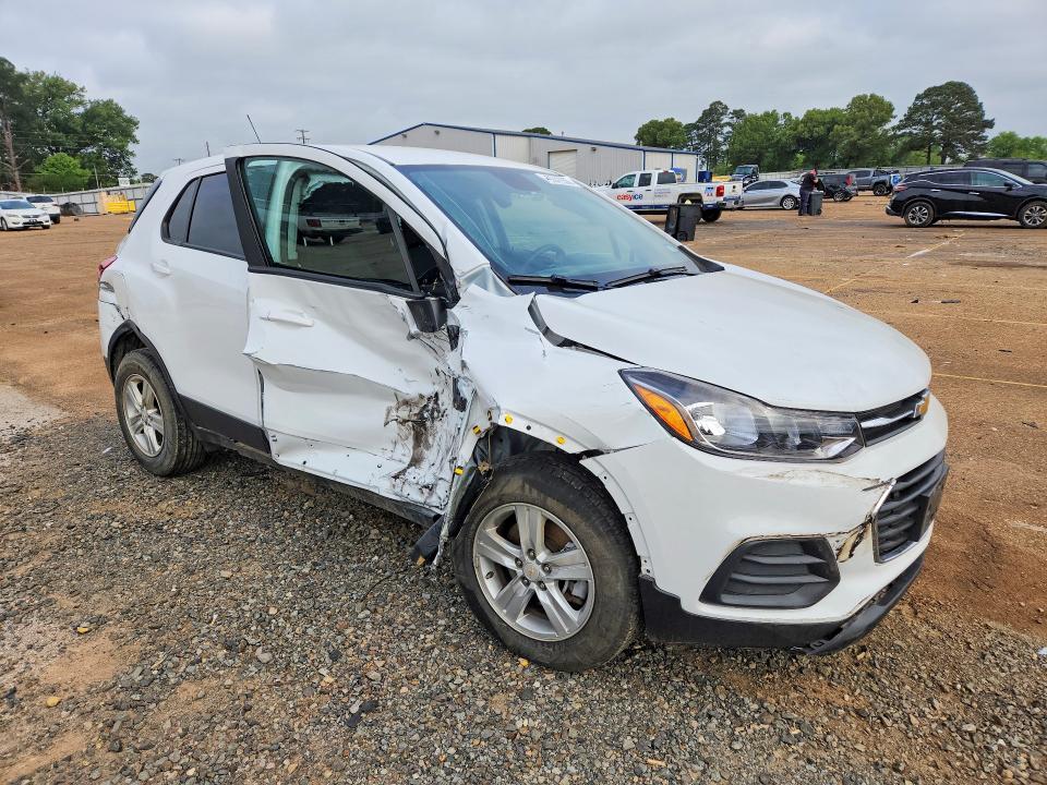 2022 Chevrolet Trax VIN KL7CJNSMXNB549897 COPART salvage auction — SIDE, Tx - Salvage Vehicle Title, sold $1,550 on 2026-07-20 (photo 4)
