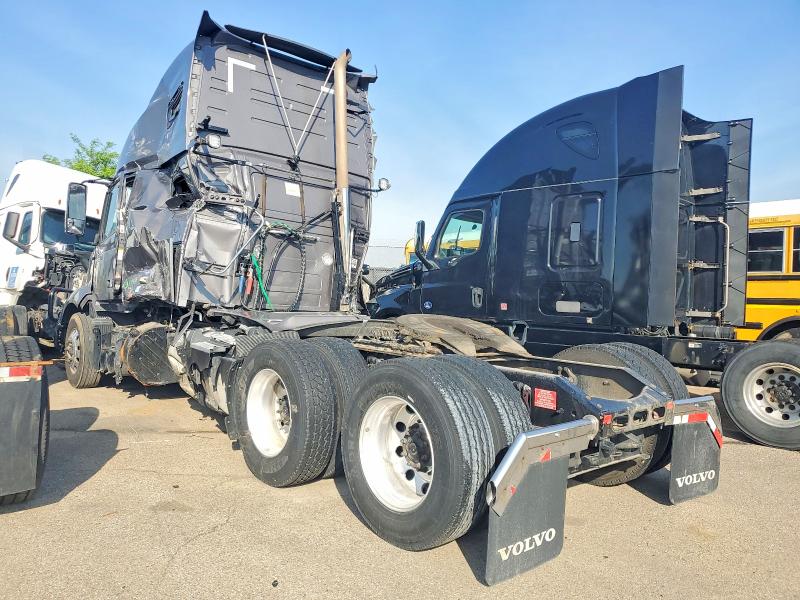 2022 Volvo VIN 4V4NC9EH7NN298013 COPART salvage auction — ROLLOVER, OH - CERT OF TITLE-SALVAGE, sold $10,500 on 2026-07-09 (photo 3)