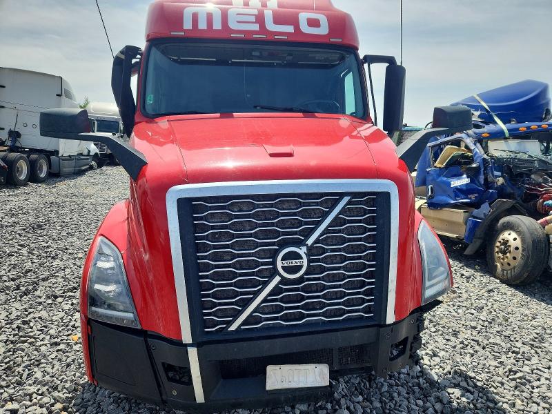 2024 Volvo Vnl VIN 4V4NC9EJ7RN641542 COPART salvage auction — ROLLOVER, TN - SALVAGE CERTIFICATE, sold $25,750 on 2026-08-27 (photo 7)