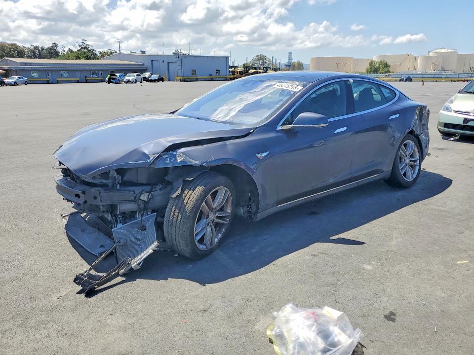 2015 Tesla Model s VIN 5YJSA1E11FF118811 COPART salvage auction — FRONT END, Ca - Dis/Dlr/Exp Clean W/Salv Hist, sold $700 on 2026-07-29 (photo 1)