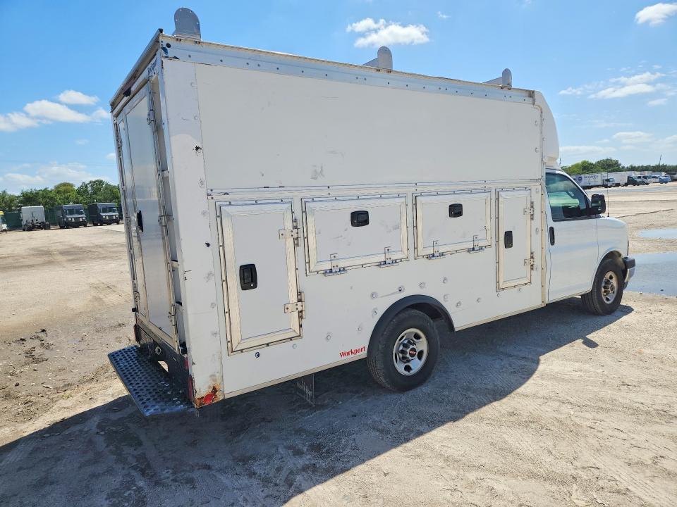 2018 Gmc Savana VIN 1GD07RFG8J1197902 COPART salvage auction — MINOR DENT/SCRATCHES, Fl - Certificate Of Title (P), sold $350 on 2026-07-09 (photo 3)
