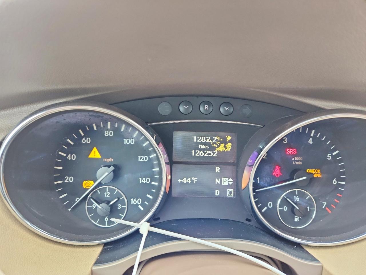 2009 Mercedes-Benz R-Class VIN 4JGCB65E49A095020 COPART salvage auction — Minor Dent/Scratches, CT - CERTIFICATE OF TITLE, sold $1,000 on 2026-07-03 (photo 9)