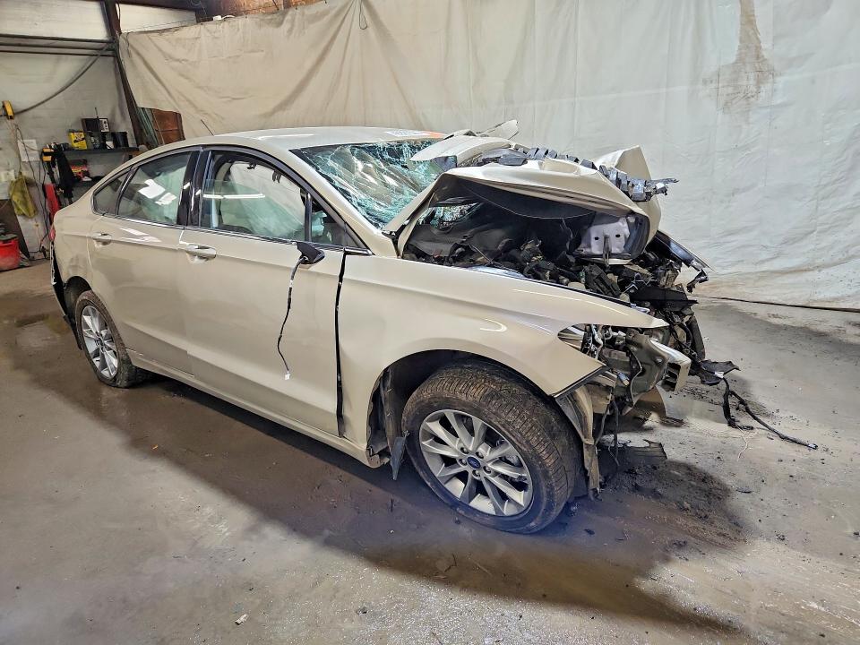 2017 Ford Fusion VIN 3FA6P0H78HR411851 COPART salvage auction — FRONT END, PA - CERTIFICATE OF SALVAGE, sold $200 on 2026-07-02 (photo 4)