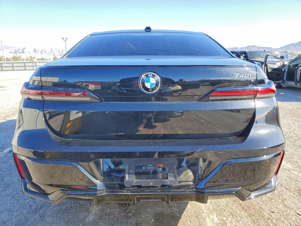 2024 BMW 7 series VIN WBA23EH02RCS97587 COPART salvage auction — FRONT END, NV - SALVAGE TITLE, sold $39,750 on 2026-07-09 (photo 6)