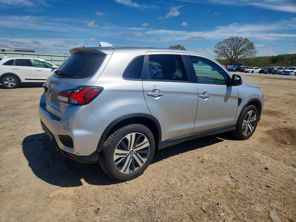 2021 Mitsubishi Outlander VIN JA4ARUAU0MU015416 COPART salvage auction — HAIL, WI, sold $200 on 2026-07-21 (photo 3)