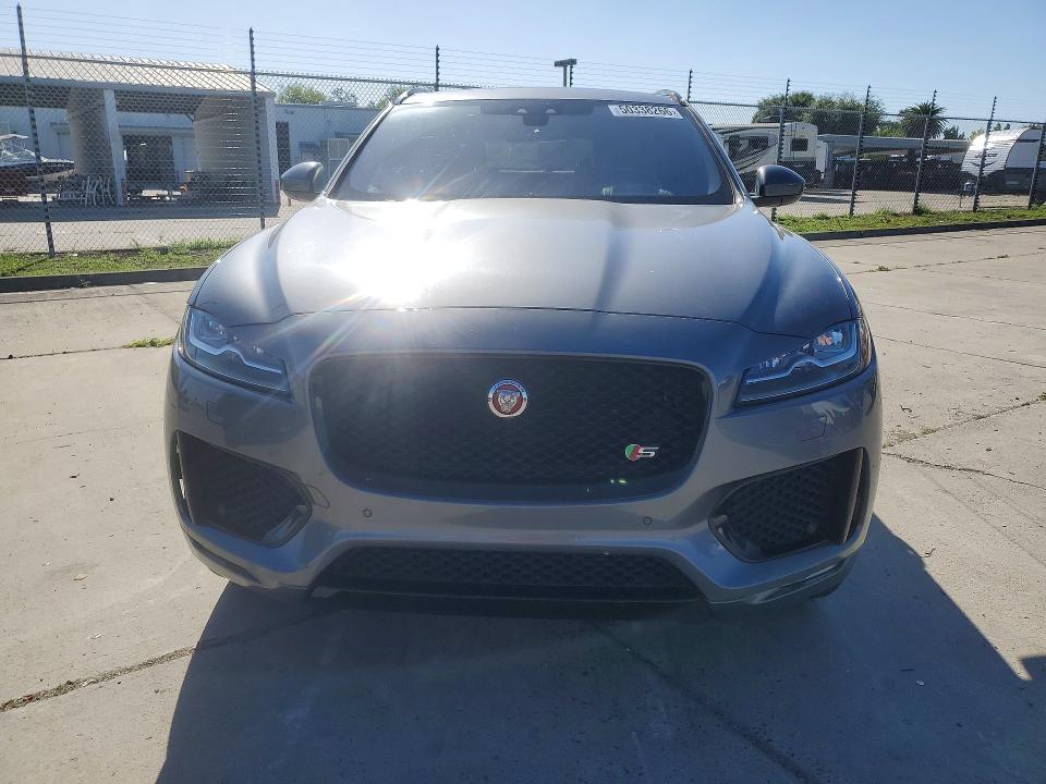 2017 Jaguar F-pace VIN SADCM2BVXHA880009 COPART salvage auction — VANDALISM, Ca - Salvage Certificate, sold $4,400 on 2026-07-06 (photo 5)
