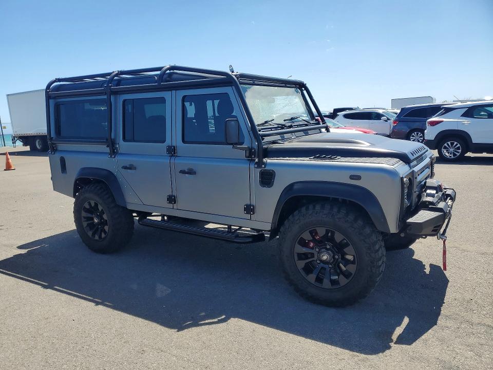 1992 Land rover Defender VIN SALLDHMF8JA916462 COPART salvage auction — ROOF, Hi - Certificate Of Title, sold $114,000 on 2026-07-27 (photo 4)