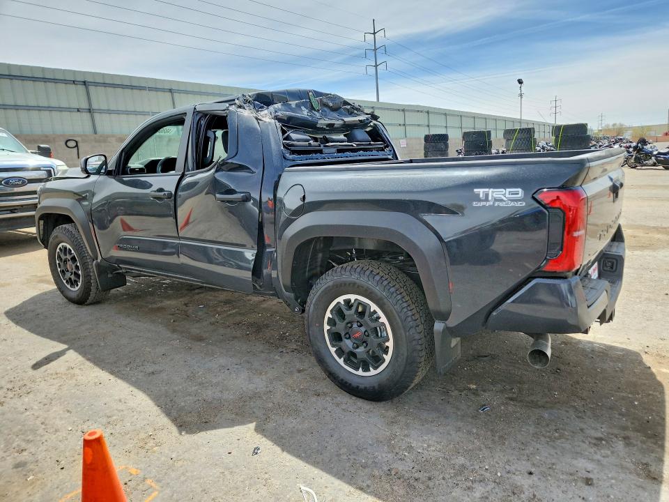2026 Toyota Tacoma VIN 3TMLB5JN2TM239663 COPART salvage auction — ROOF, Nm - Cert Of Title-Salvage, sold $225 on 2026-07-09 (photo 2)