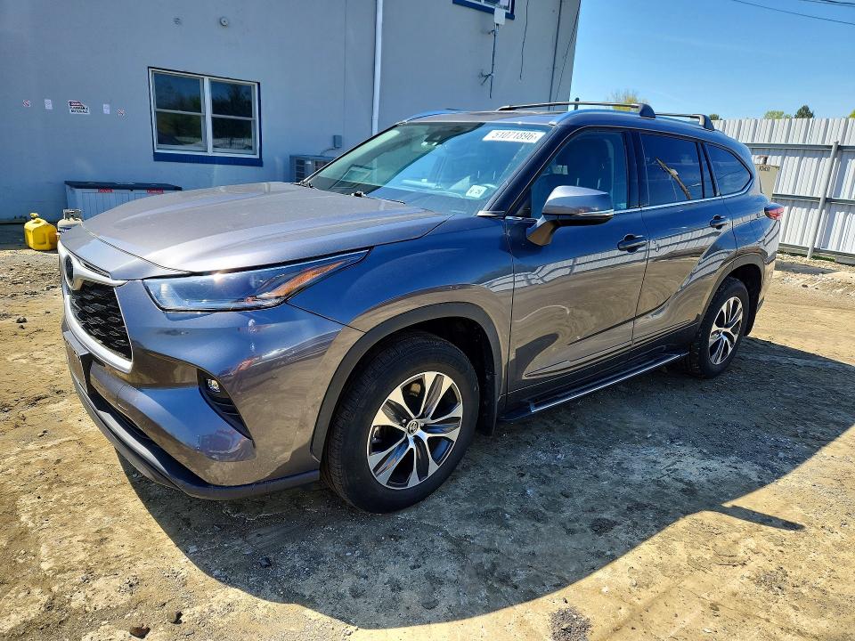 2021 Toyota Highlander VIN 5TDHZRBH5MS107497 COPART salvage auction — SIDE, NJ - CERT OF TITLE-SALVAGE, sold $19,000 on 2026-07-15 (photo 1)