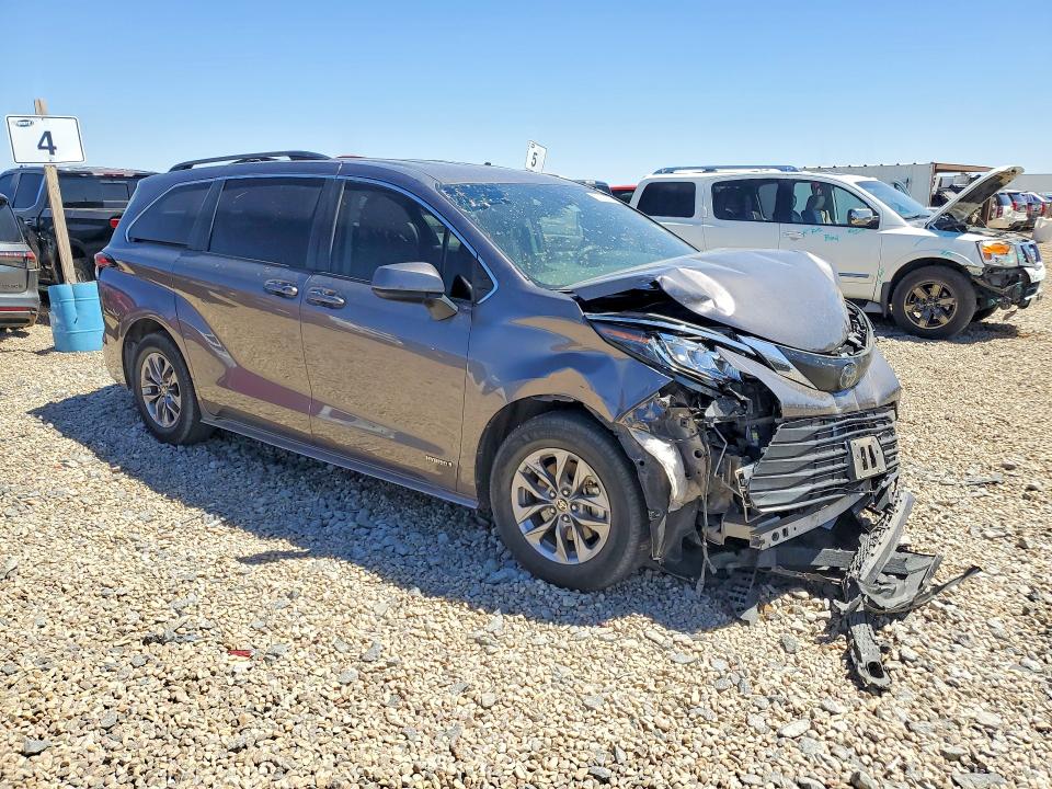 2021 Toyota Sienna VIN 5TDKRKEC7MS052290 COPART salvage auction — FRONT END, Tx - Salvage Vehicle Title, sold $9,000 on 2026-07-21 (photo 4)