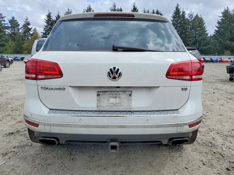 2016 Volkswagen Touareg VIN WVGEF9BP9GD010835 COPART salvage auction — FRONT END, Wa - Vehicle Cert Of Ownership-Titl, sold $2,950 on 2026-07-10 (photo 6)