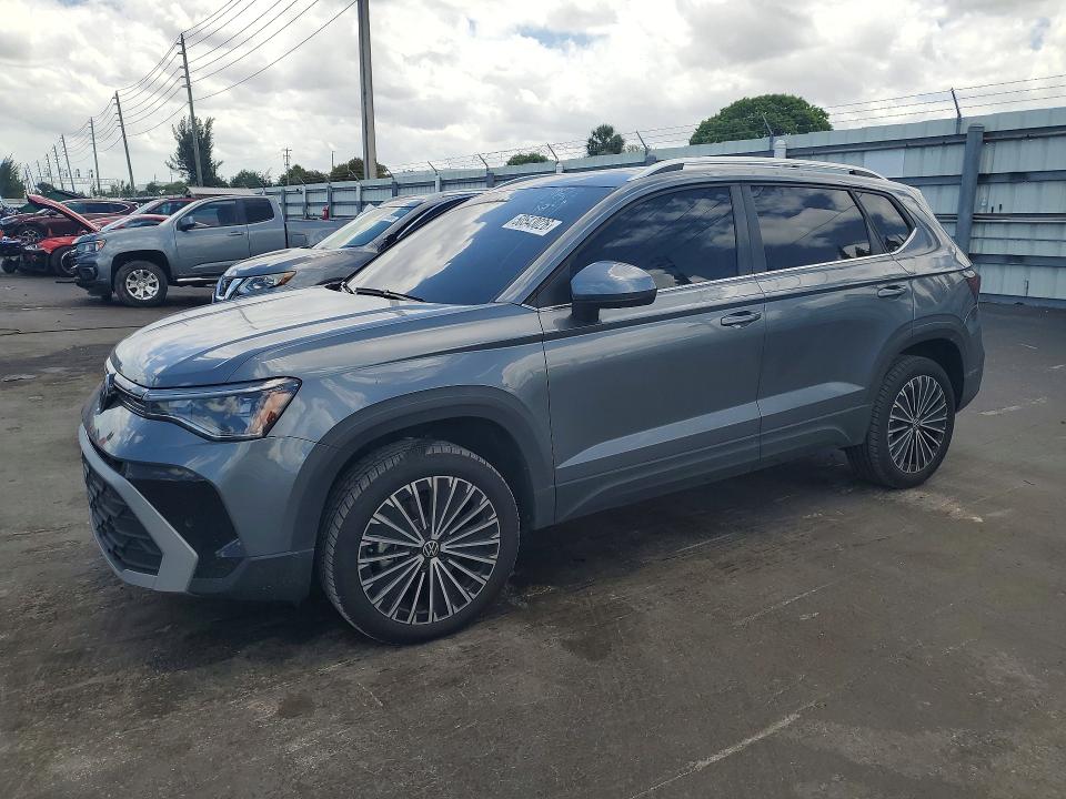2025 Volkswagen Taos VIN 3VVEC7B28SM015805 COPART salvage auction — UNDERCARRIAGE, Salvage Title, sold $13,300 on 2026-08-19 (photo 1)