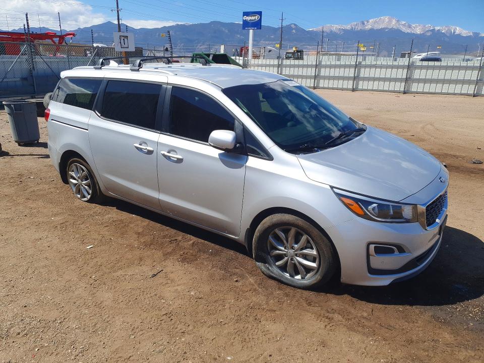 2020 Kia SEDONA VIN KNDMB5C10L6596810 COPART salvage auction — SIDE, Co - Salvage Title, sold $275 on 2026-07-27 (photo 4)