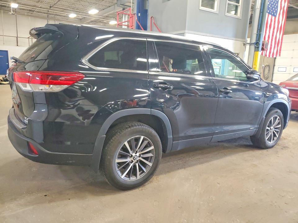 2019 Toyota VIN 5TDJGRFH8KS068273 COPART salvage auction — SIDE, Mn - Cert Of Title-Salvage, sold $7,500 on 2026-07-07 (photo 3)