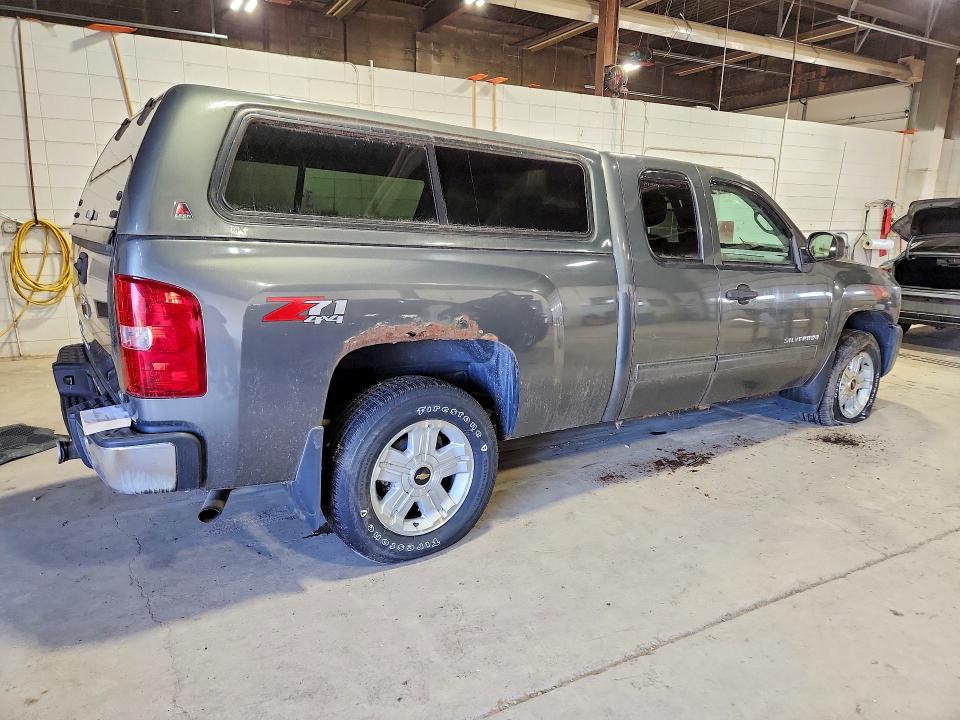 2011 Chevrolet Silverado 1500 VIN 1GCRKSE35BZ382606 COPART salvage auction — NORMAL WEAR, Mn - Certificate Of Title, sold $1,800 on 2026-07-02 (photo 3)