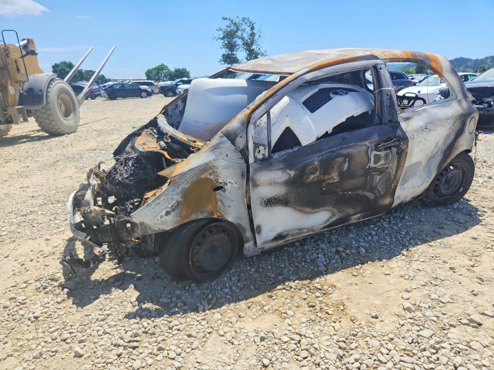 2007 Toyota Yaris VIN JTDJT923075067086 COPART salvage auction — BURN, Ca - Non-Repairable Vehicle Cert, sold $50 on 2026-07-09 (photo 1)