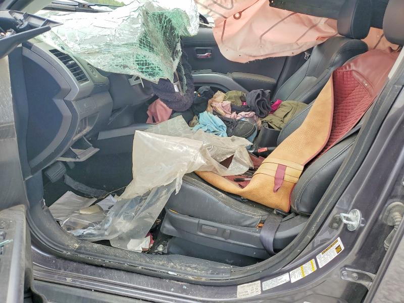 2010 Mitsubishi Outlander VIN JA4JT4AX3AZ002945 COPART salvage auction — ROLLOVER, Tx - Salvage Vehicle Title, sold $475 on 2026-07-07 (photo 7)