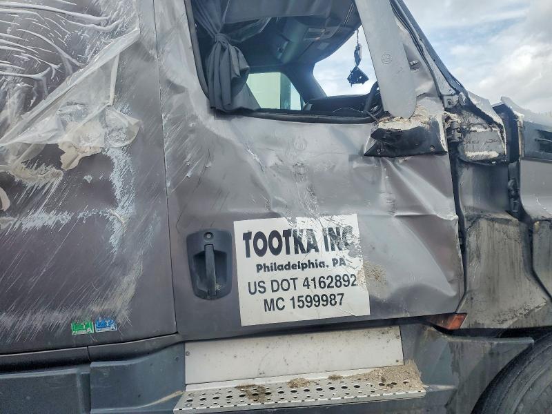 2021 Freightliner Cascadia 126 VIN 3AKJHHDRXMSMH4264 COPART salvage auction — SIDE, PA - CERTIFICATE OF SALVAGE, sold $11,900 on 2026-07-23 (photo 9)