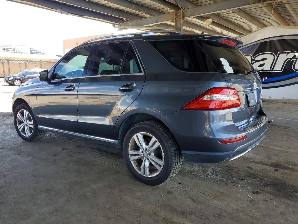 2015 Mercedes-benz M-klasse VIN 4JGDA5JBXFA583784 COPART salvage auction — MINOR DENT/SCRATCHES, Ca - Dis/Dlr/Exp Only Clean Title, sold $3,400 on 2026-07-02 (photo 2)
