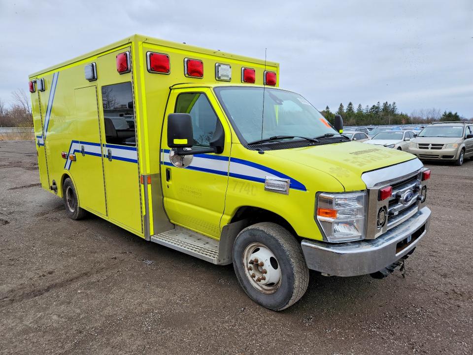 2022 Ford Econoline e350 VIN 1FDWE3FN7NDC03785 COPART salvage auction — SIDE, On - Permit Salvage (P), sold $1,700 on 2026-07-09 (photo 4)