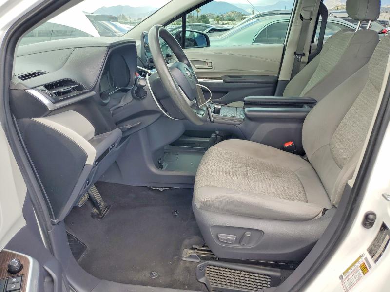 2021 Toyota Sienna VIN 5TDKRKEC5MS027453 COPART salvage auction — FRONT END, Salvage Title, sold $10,400 on 2026-07-20 (photo 7)