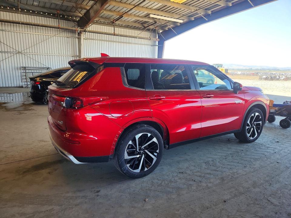 2023 Mitsubishi Outlander VIN JA4T5UA94PZ062939 COPART salvage auction — REAR END, Salvage Title, sold $12,900 on 2026-07-13 (photo 3)
