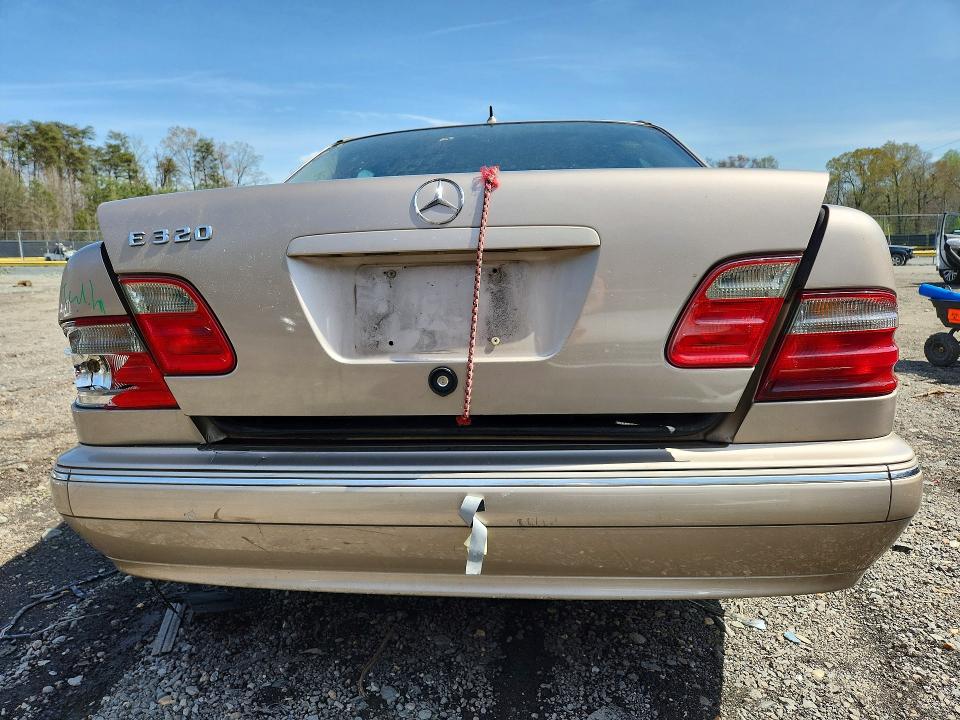 2000 Mercedes-benz E-klasse VIN WDBJF65J4YB123676 COPART salvage auction — REAR END, Md - Cert Of Salvage > 75% Damage, sold $300 on 2026-07-24 (photo 6)