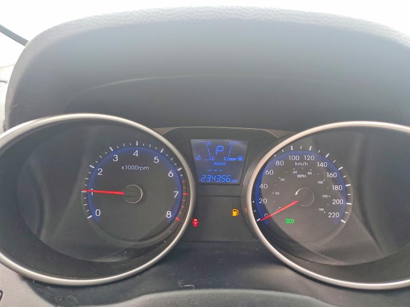2015 Hyundai Tucson VIN KM8JT3AF4FU069044 COPART salvage auction — MINOR DENT/SCRATCHES, On - Permit No Brand - Fit, sold $2,650 on 2026-07-03 (photo 9)