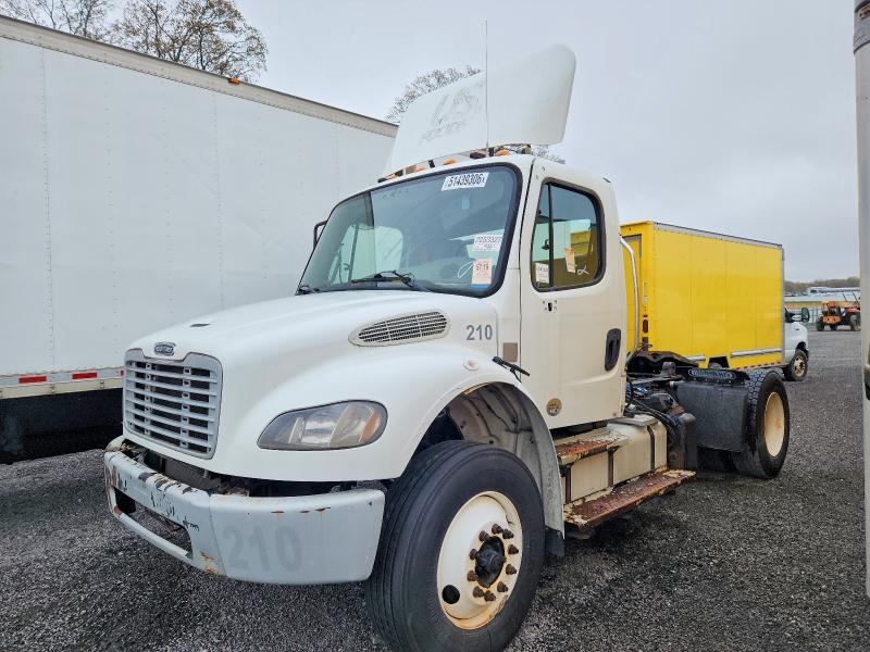 2016 Freigliner VIN 1FUBCYDT7GHHA4363 COPART salvage auction — MINOR DENT/SCRATCHES, OK - CERTIFICATE OF TITLE, sold $1,000 on 2026-07-08 (photo 2)