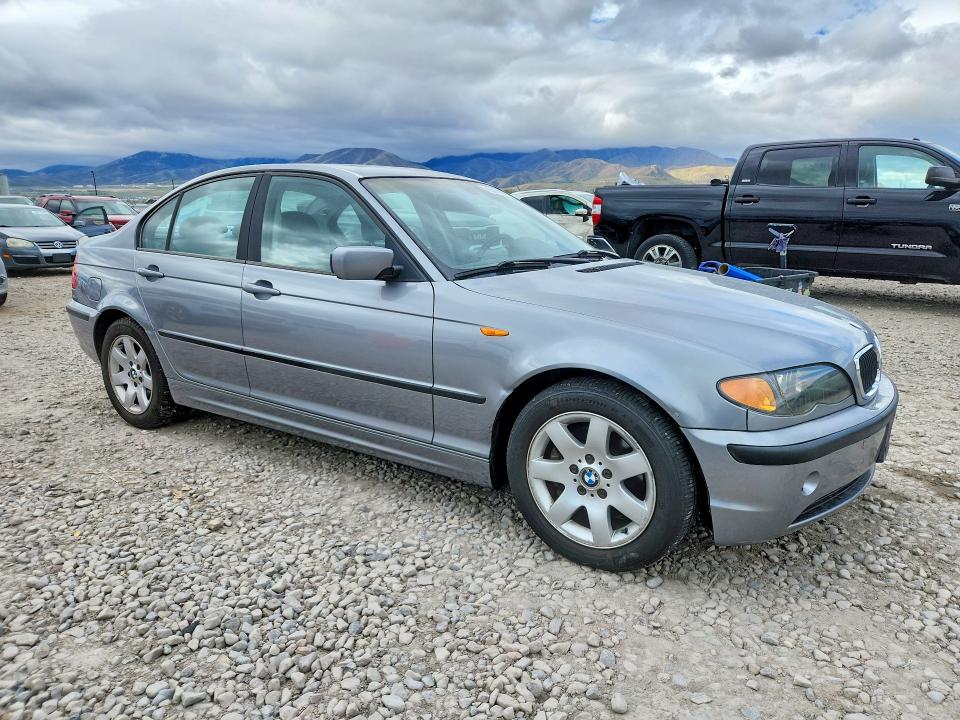 2004 BMW 3 series VIN WBAAZ33474KP84811 COPART salvage auction — MINOR DENT/SCRATCHES, Tx - Salvage Vehicle Title, sold $325 on 2026-07-31 (photo 4)