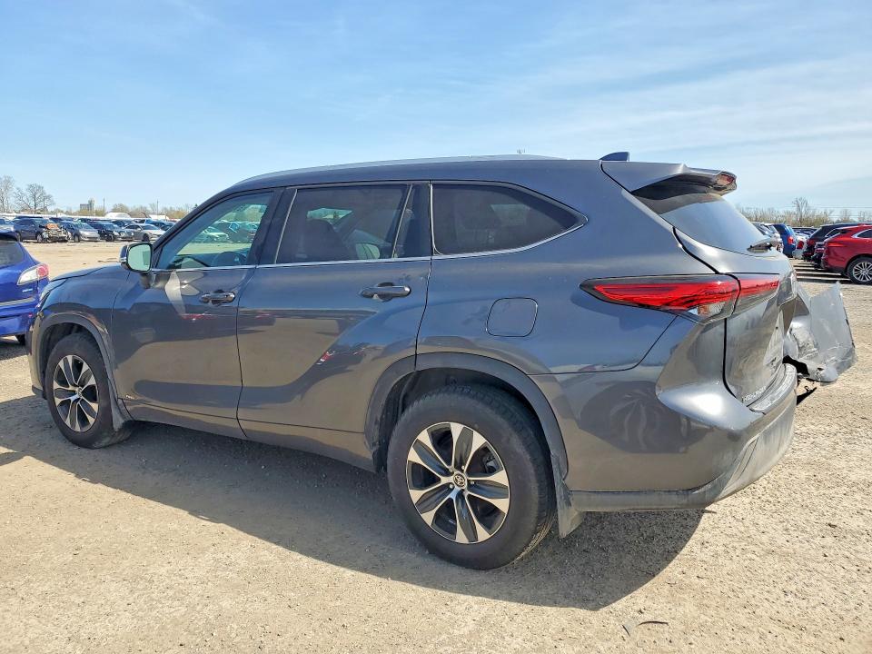2022 Toyota Highlander VIN 5TDGBRCH5NS537692 COPART salvage auction — REAR END, Salvage Title, sold $22,200 on 2026-07-16 (photo 2)