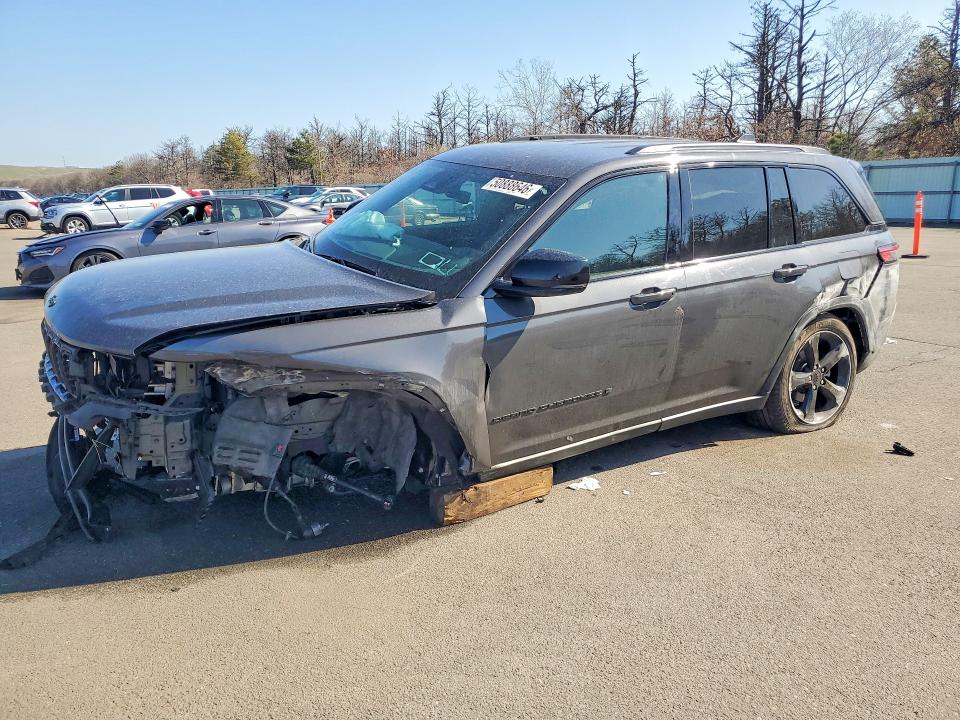 2025 Jeep Cherokee VIN 1C4RJHBG5SC299189 COPART salvage auction — FRONT END, Ny - Mv907A-Parts Only W/Lienholder, sold $6,600 on 2026-08-03 (photo 1)