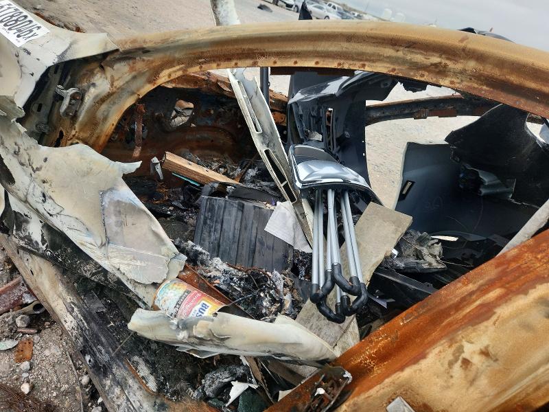 2019 BMW M550i xdrive VIN WBAJB9C56KB287651 COPART salvage auction — INTERIOR BURN, LA - CERT OF TITLE-SALVAGE, sold $70 on 2026-07-29 (photo 8)