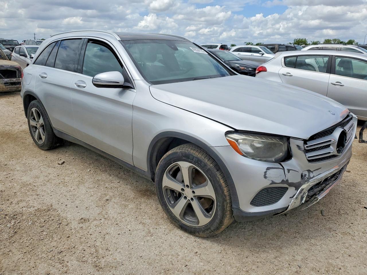 2016 Mercedes-Benz GLC-Class VIN WDC0G4JB1GF106154 COPART salvage auction — Minor Dent/Scratches, TX - CERTIFICATE OF TITLE, sold $4,550 on 2026-07-08 (photo 4)